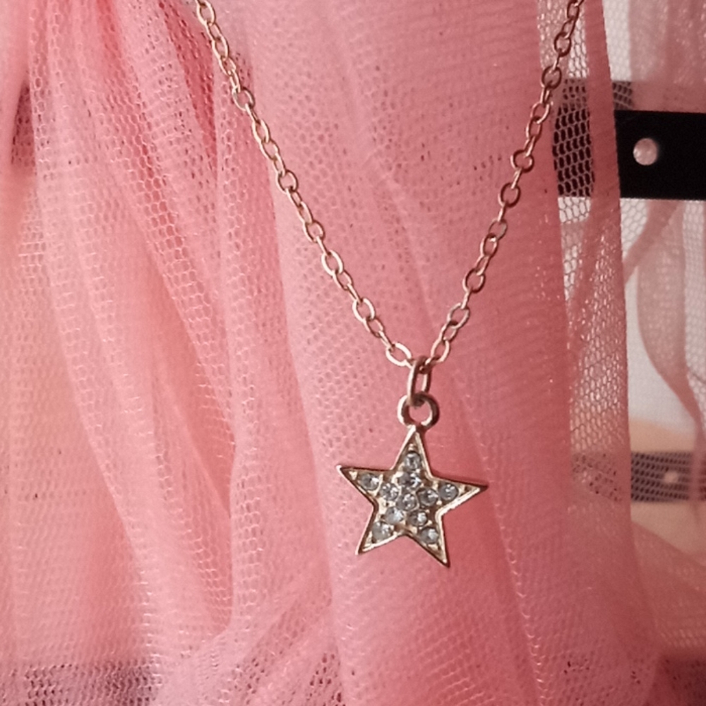 Sparkling Star Gold Tone adjustable necklace (887)